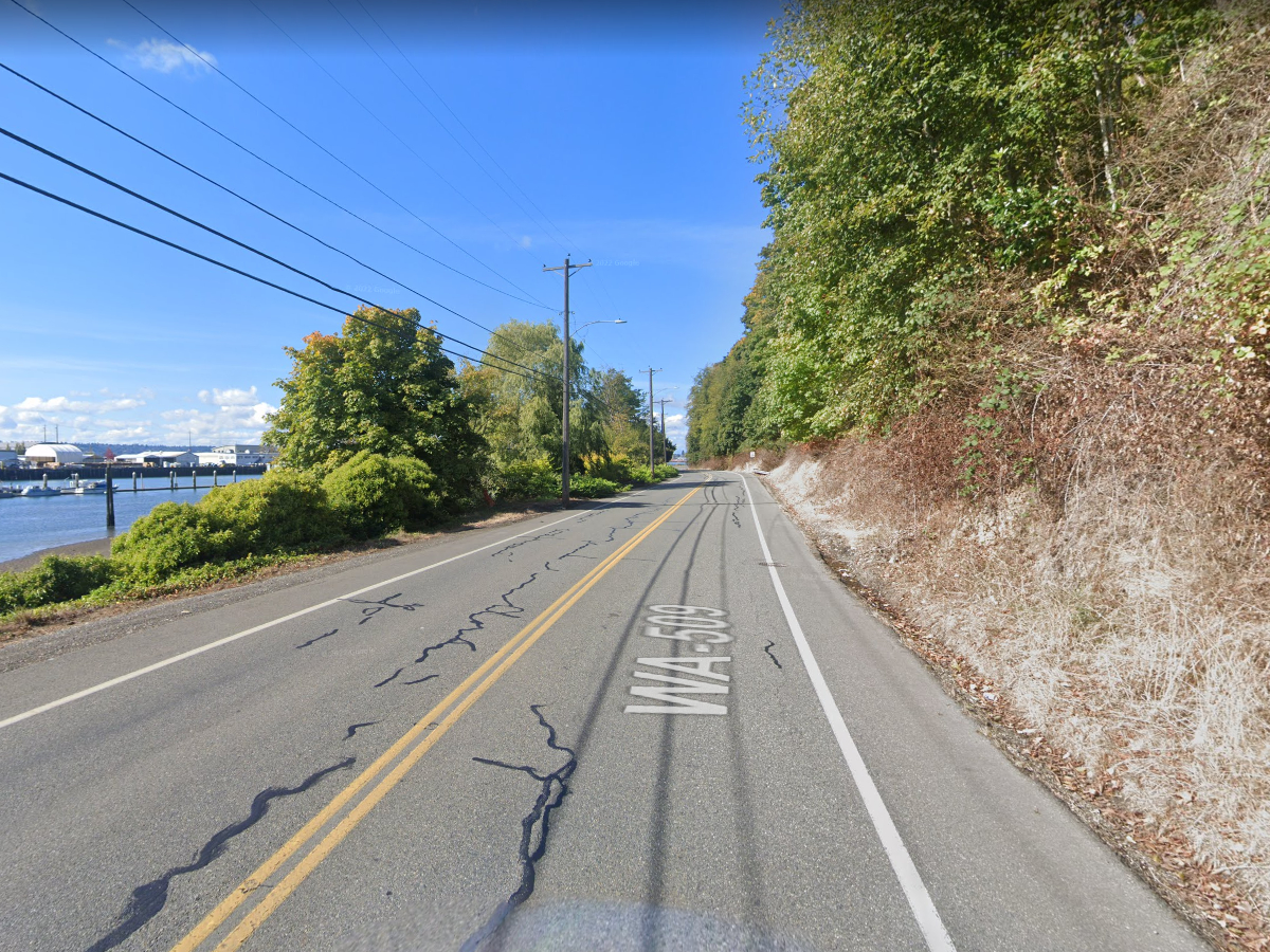 News: Motorcyclist dies after crashing into utility pole in NE Tacoma