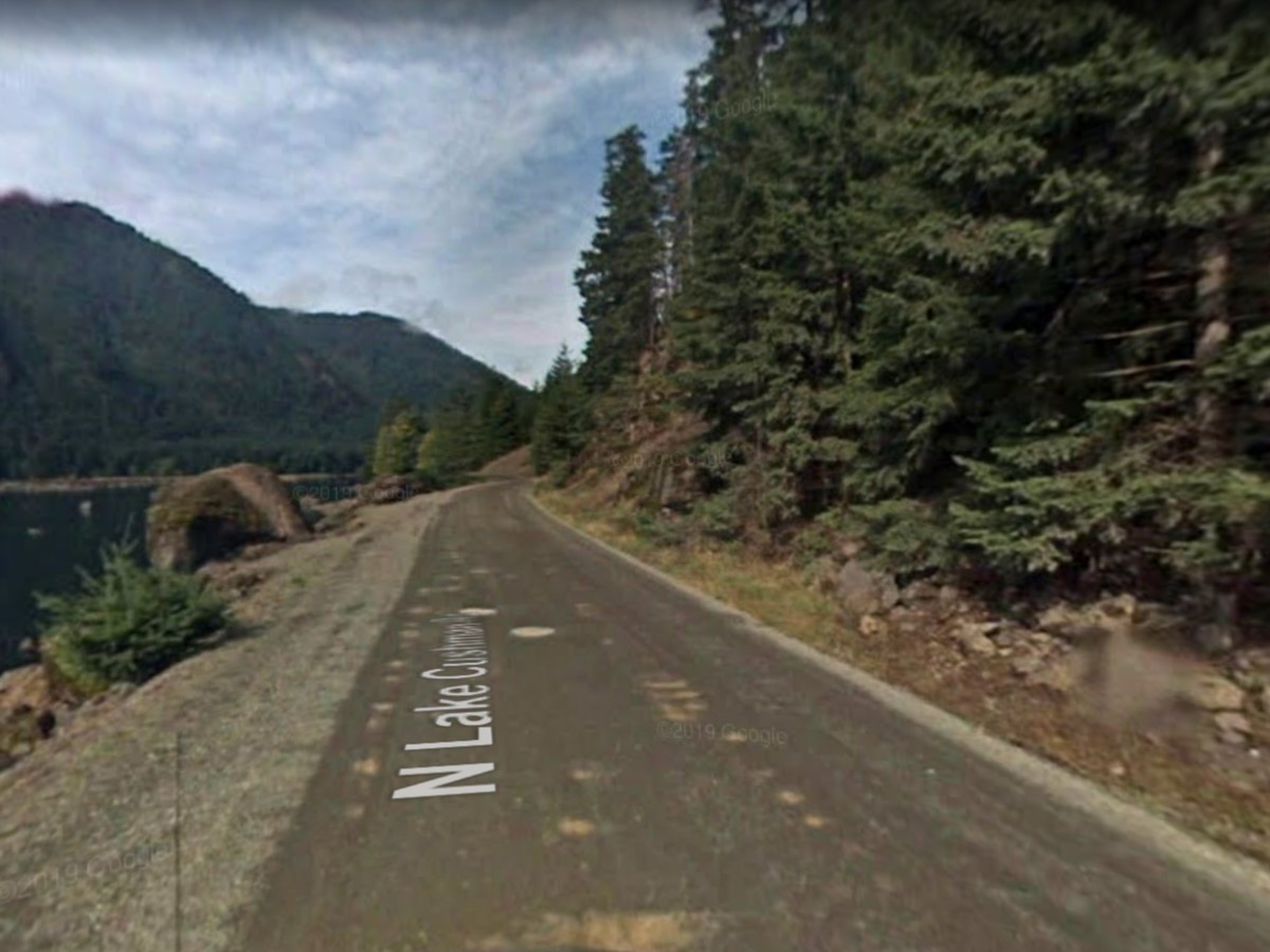News: Child dies after car crashes into Lake Cushman in Hoodsport