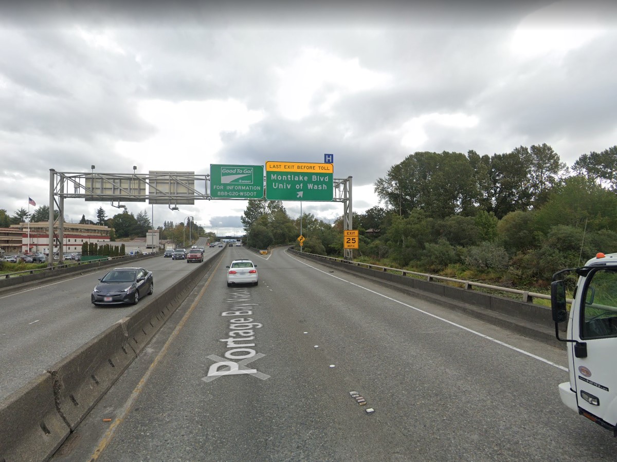 News: Accident blocks two lanes on SR-520 EB in Seattle's Montlake area