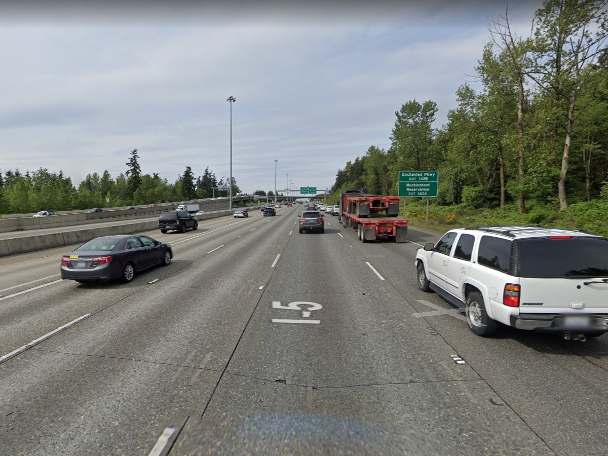 News: 2 hurt in two-semi collision on I-5 near Federal Way