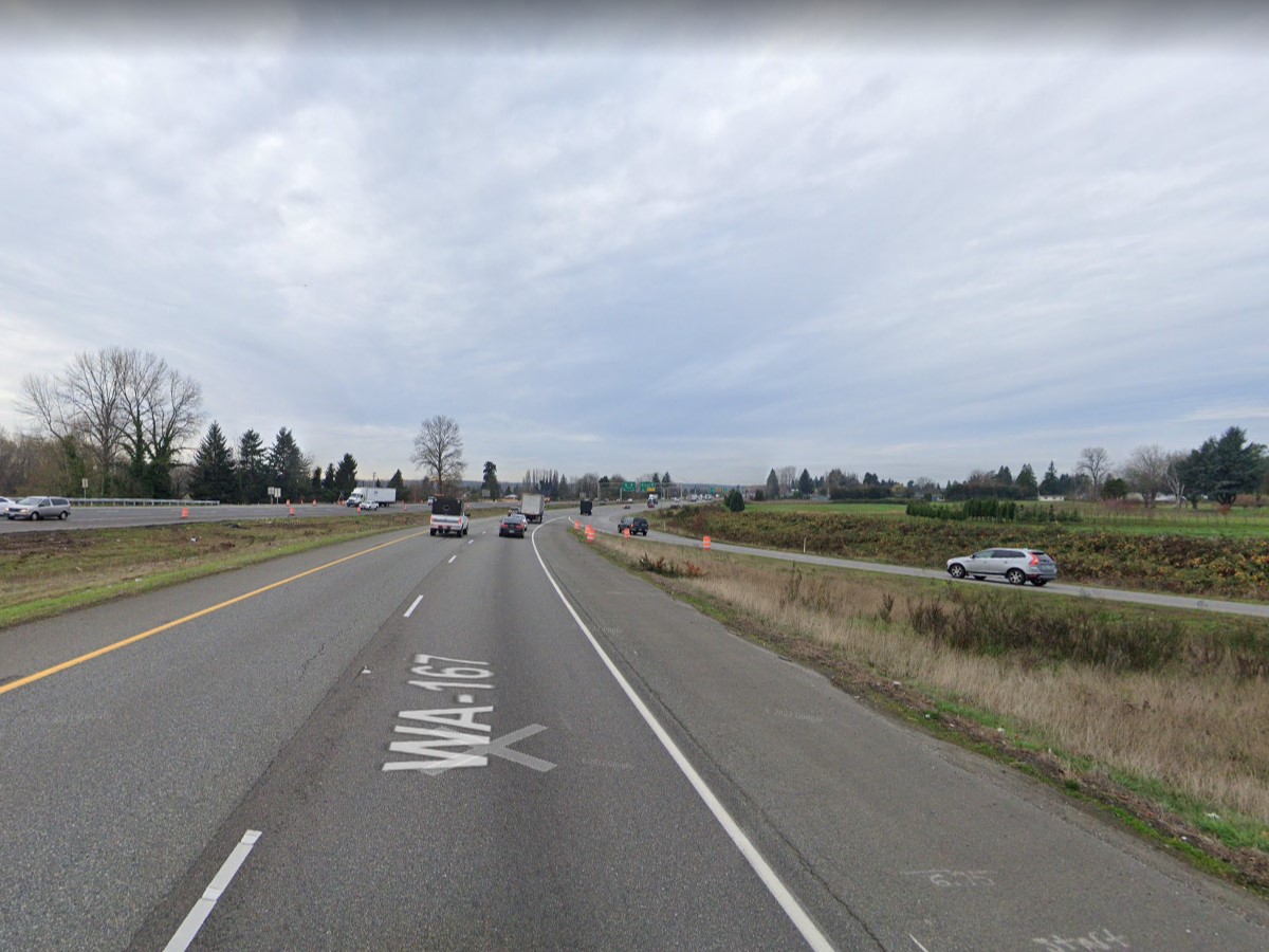 News: Driver hurt when semi overturns on SR-167 near Sumner