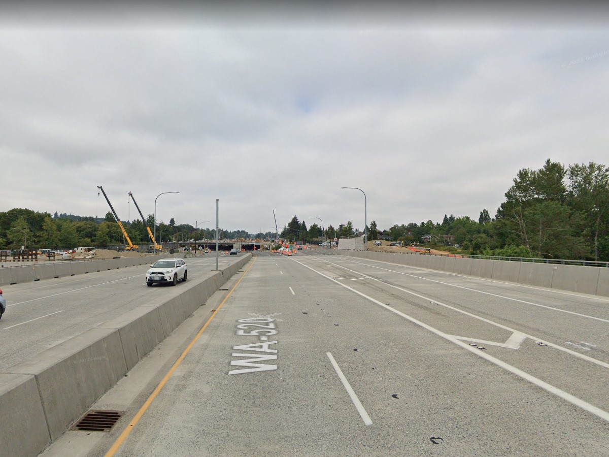 News: Bus crash shuts down SR-520 WB near Seattle's Montlake area